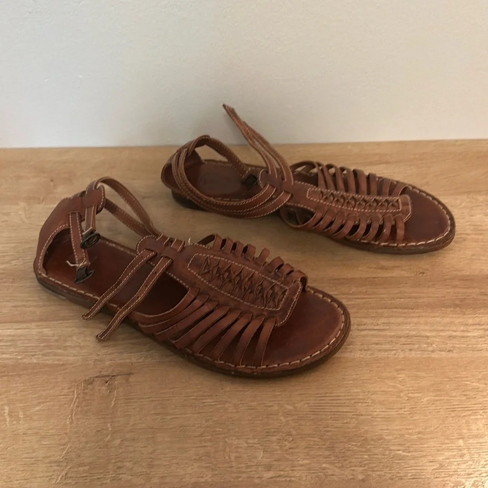 EUC Frye Kayla Huarache Sandals Brown Leather Strappy Flat - Picture 2 of 6